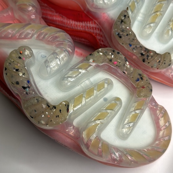 Nike Air Vapormax 2021 Flyknit red women’s size 7.5 - Picture 13 of 15